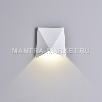     Mantra Triax 6526